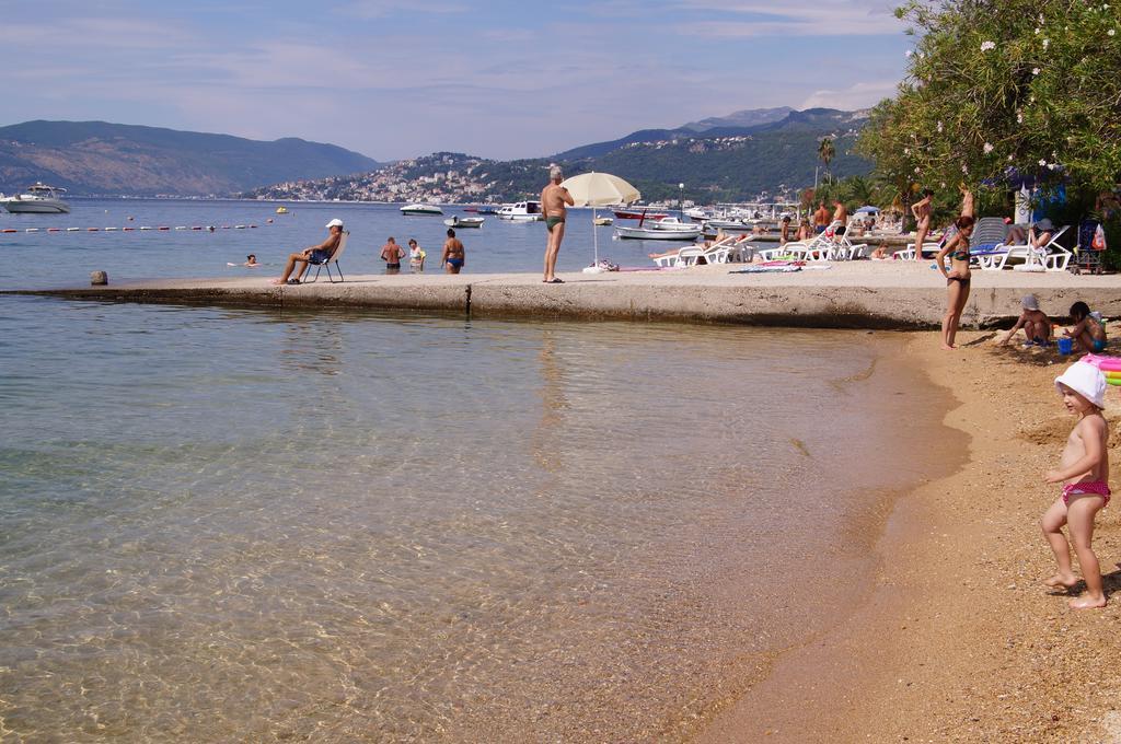 Apartment Begonia Of Kumbor Herceg Novi Exterior foto