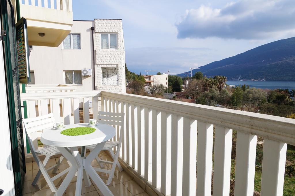 Apartment Begonia Of Kumbor Herceg Novi Exterior foto