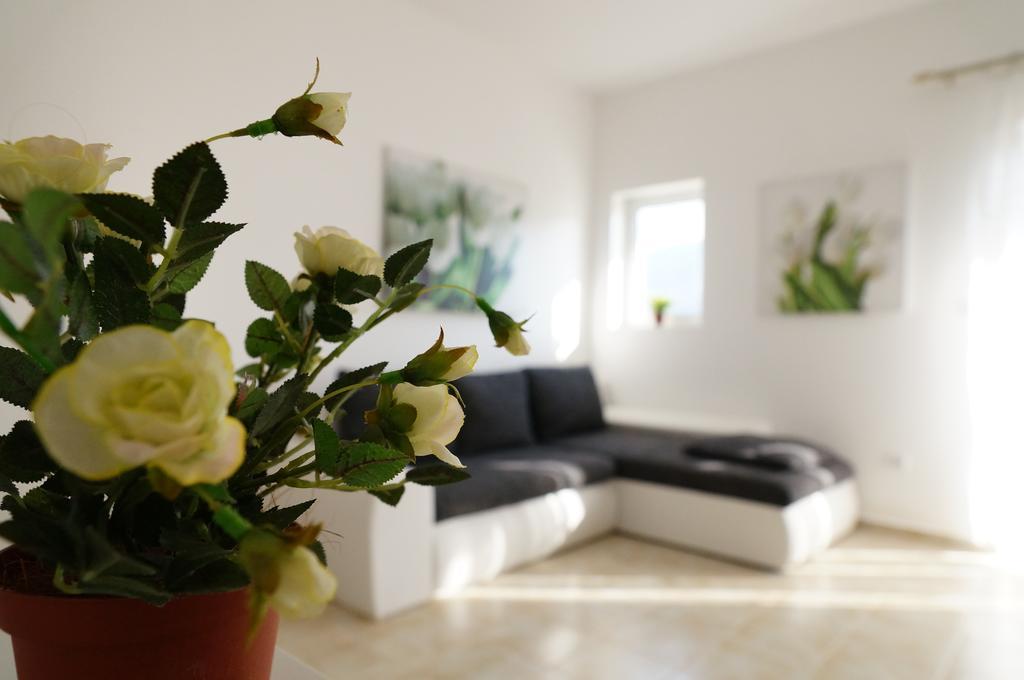 Apartment Begonia Of Kumbor Herceg Novi Exterior foto