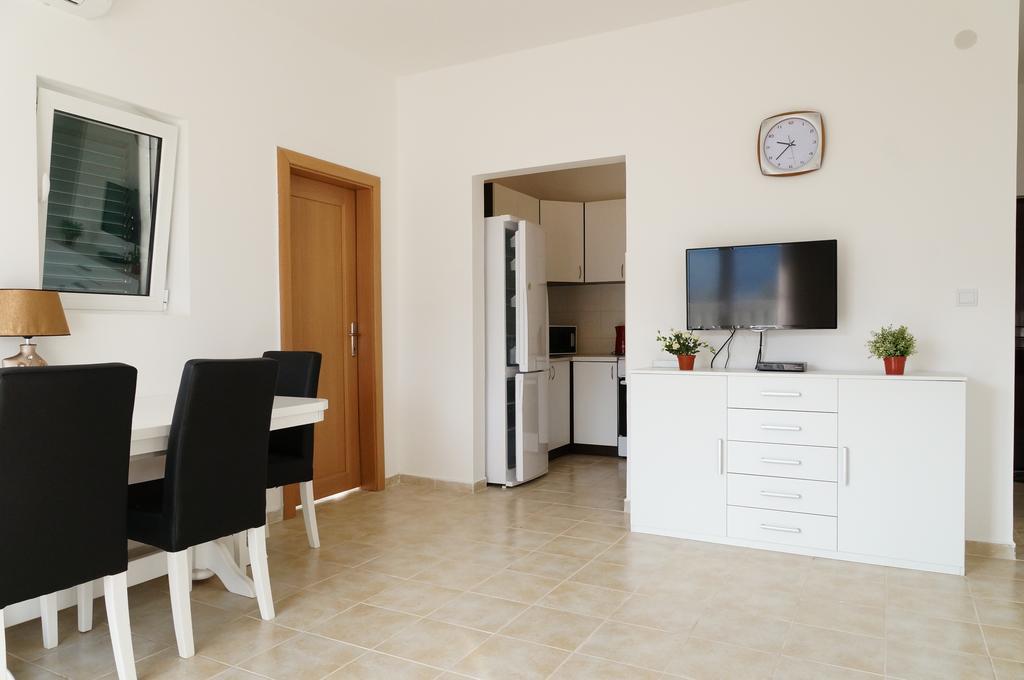 Apartment Begonia Of Kumbor Herceg Novi Exterior foto