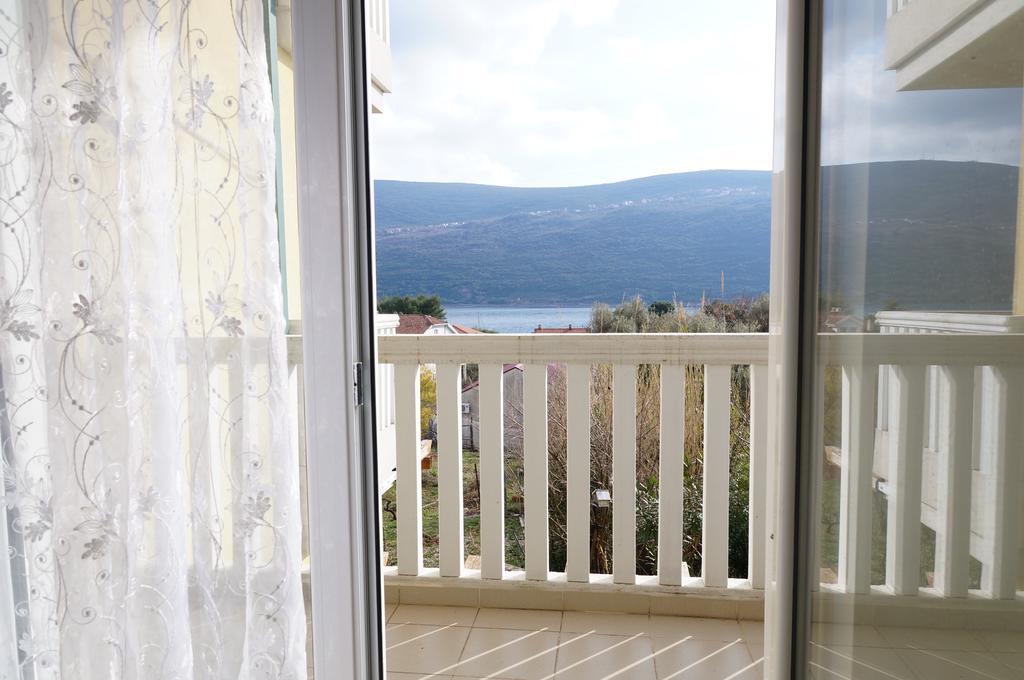 Apartment Begonia Of Kumbor Herceg Novi Exterior foto