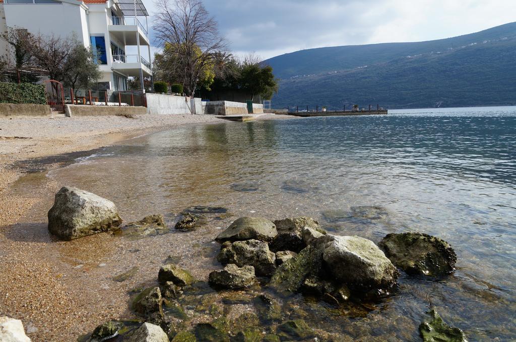 Apartment Begonia Of Kumbor Herceg Novi Exterior foto